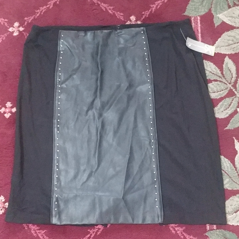 Black plus size skirt NWT